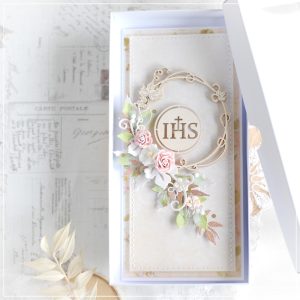 personalised first holy communion card with wreath and host