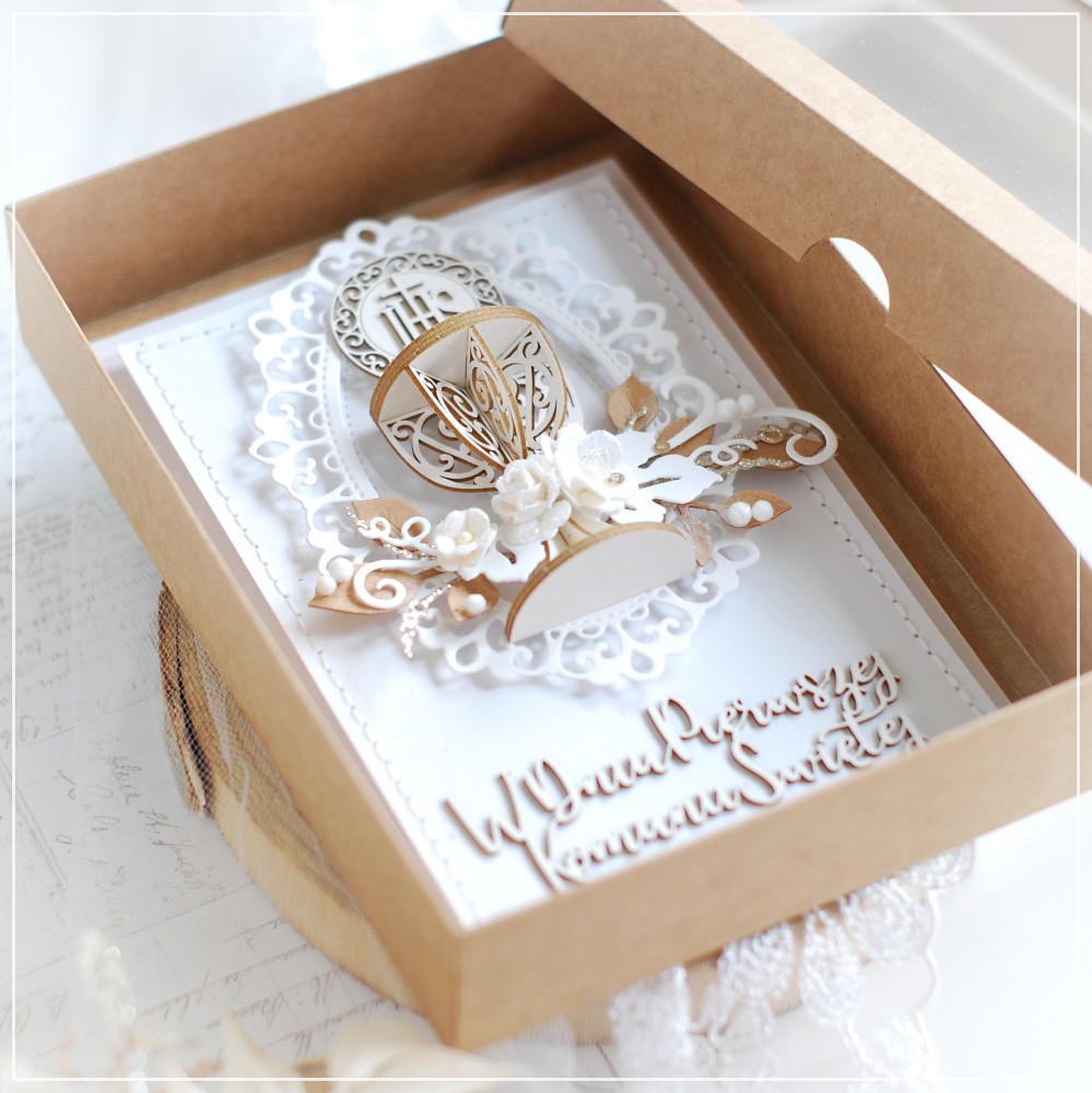 bloomar-desings-handmade-personalised-first-holy-communion-box-in-card-decorated-with-3d-chalice-1