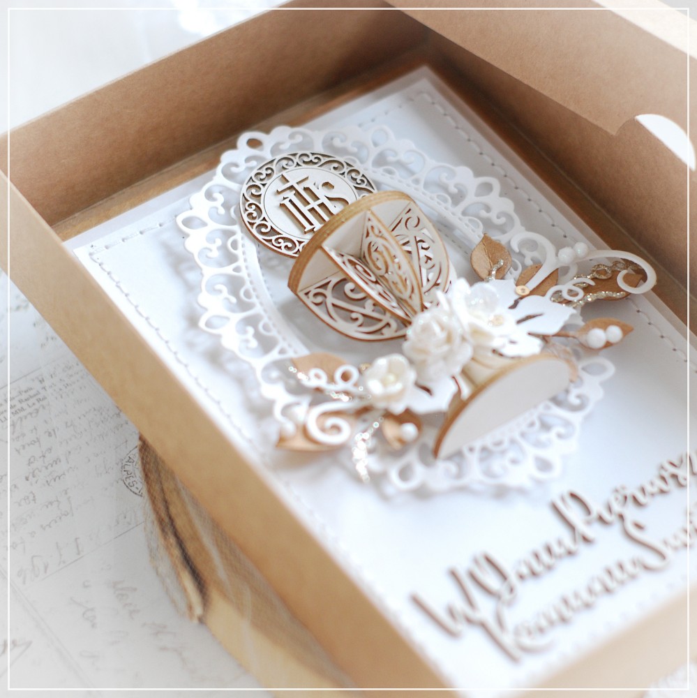 bloomar-desings-handmade-personalised-first-holy-communion-box-in-card-decorated-with-3d-chalice-1a