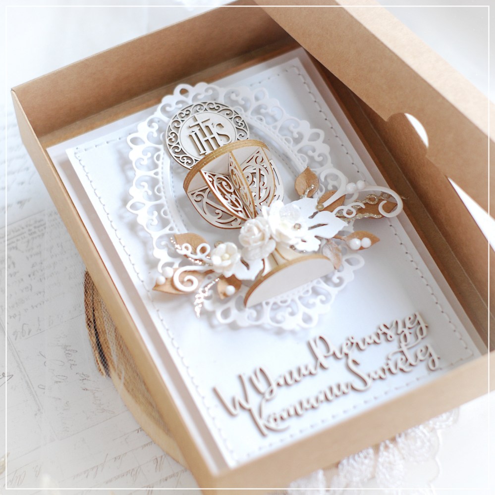 bloomar-desings-handmade-personalised-first-holy-communion-box-in-card-decorated-with-3d-chalice-1b